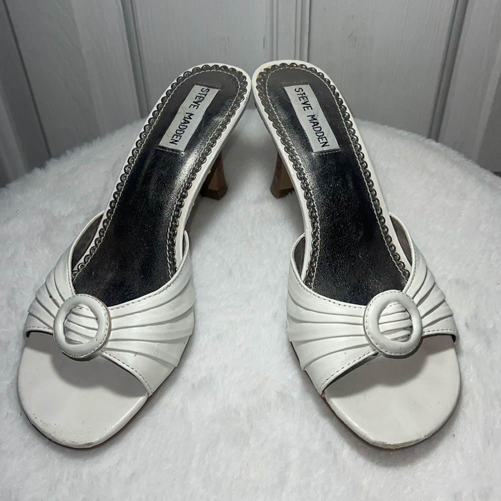 Steve Madden White Leather Open-Toe Slip-On Mules with Decorative Buckle